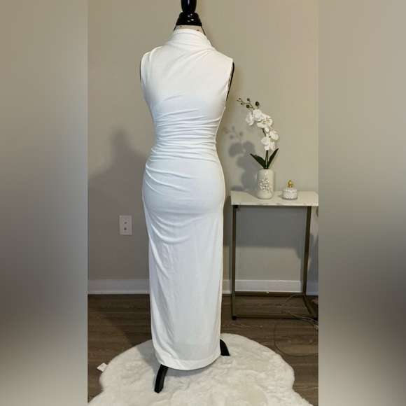 Zara Elegant White Sleeveless maxi Dress - Picture 2 of 8